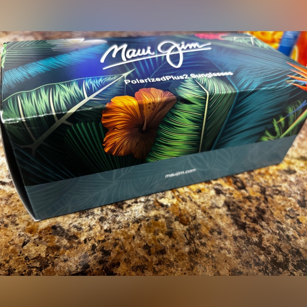 Maui Jim NEW with BOX sunglasses - Picture 4 of 4
